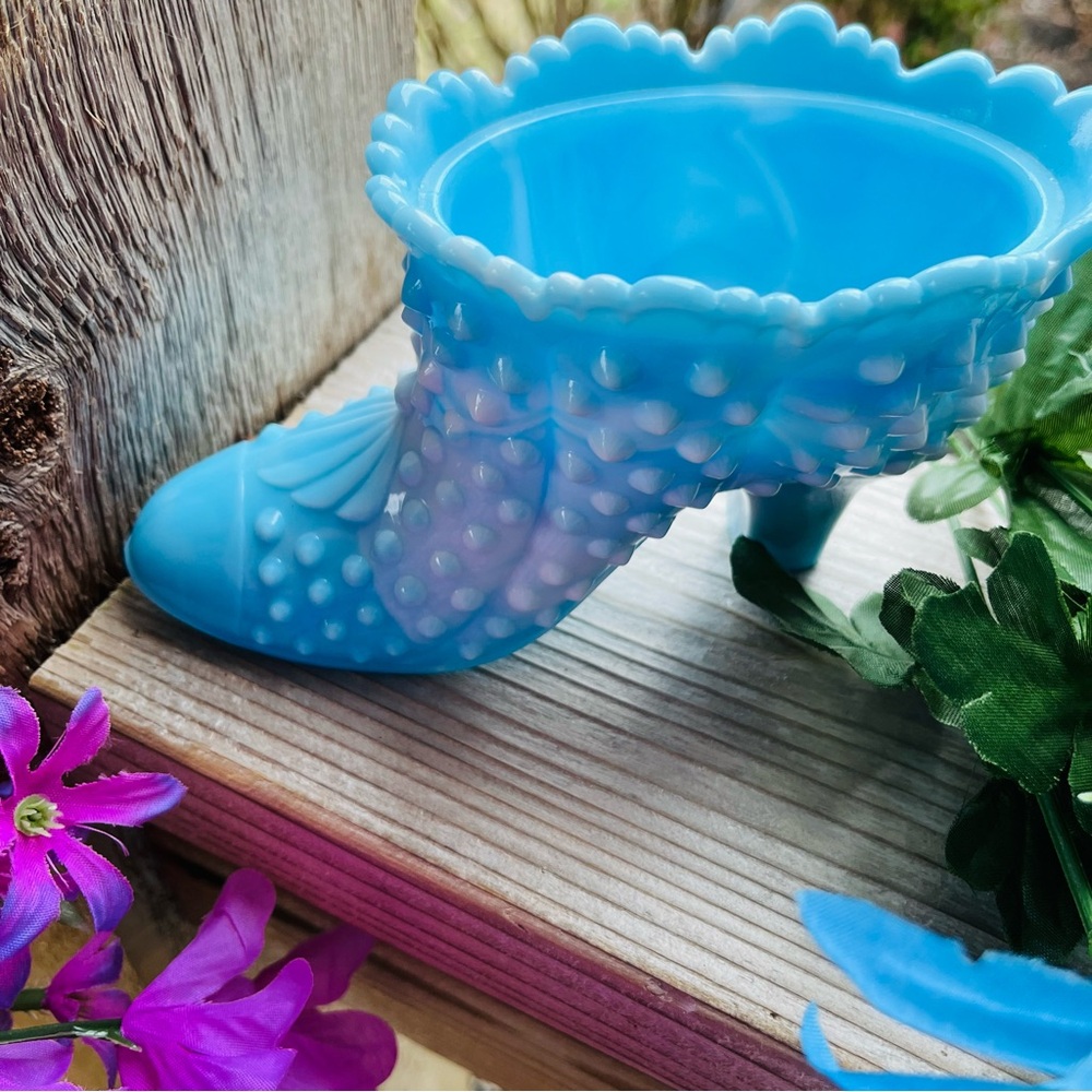 Vintage Fenton Blue & White Hobnail Milk Glass Victorian Style Shoe Figurine - Picture 7 of 11